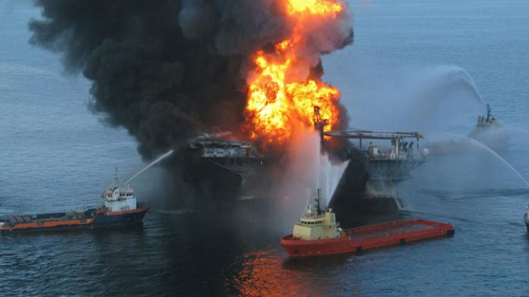 Deepwater_Horizon_USCoastGuard_s.jpg