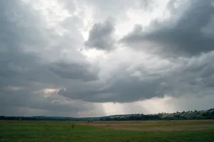 Symbolbild: Der Frühling kann oft mit wechselhaftem Wetter aufwarten.
