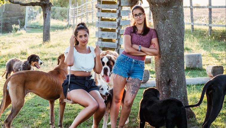 Bei Janina und Stefanie Sutter auf dem Tierlignadenhof in Kaisten AG