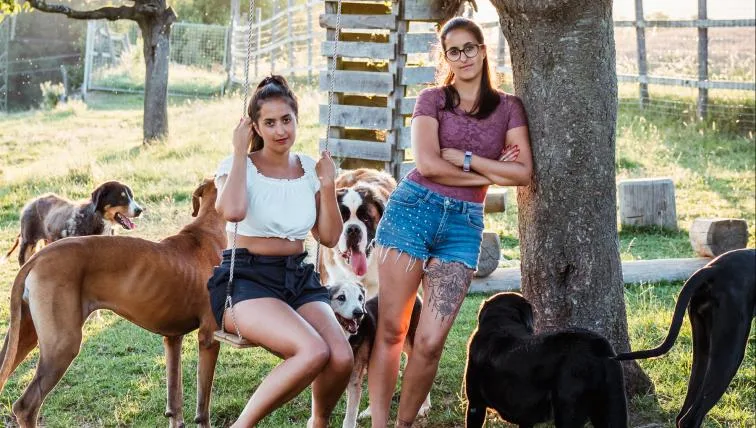 31a14ce14dbda1ab7b1f1b6cf1a49a61254e140f Bei Janina und Stefanie Sutter auf dem Tierlignadenhof in Kaisten AG