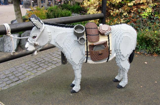 01-lego-esel-billund-daenemark-Loozrboy-bysa.jpg