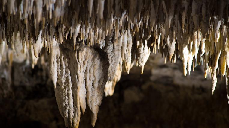 Höhle