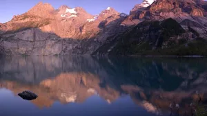 Die Idylle trügt: Der Zustand der kleinen Berner Seen wie dem abgebildeten Oeschinensee ist schlecht.