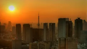 Sonne über Tokyo: Japans Sommer sind heiss, feucht und drückend. Dieses Jahr sind die Temperaturen auf neue Rekordwerte geklettert.