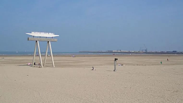 25a280f7c59c0f97917add1eb5b659e1e7178f67 Zeebrugge_plage-Velvet-bysa-s.jpg