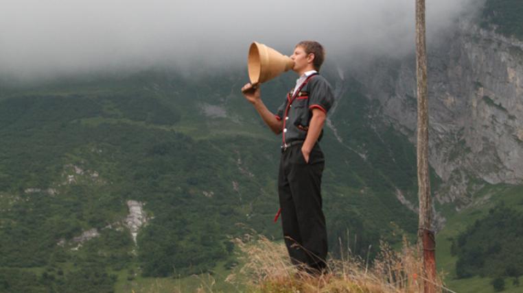 Fabian Hurschler ruft den Alpsegen