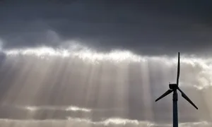 Windkraftanlagen können für die Natur eine Herausforderung sein (Symbolbild)