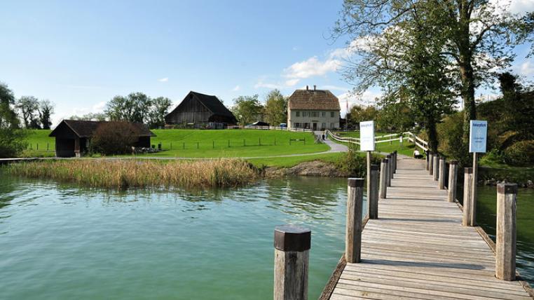 Haus zu den zwei Raben auf der Insel Ufenau im Zürichsee