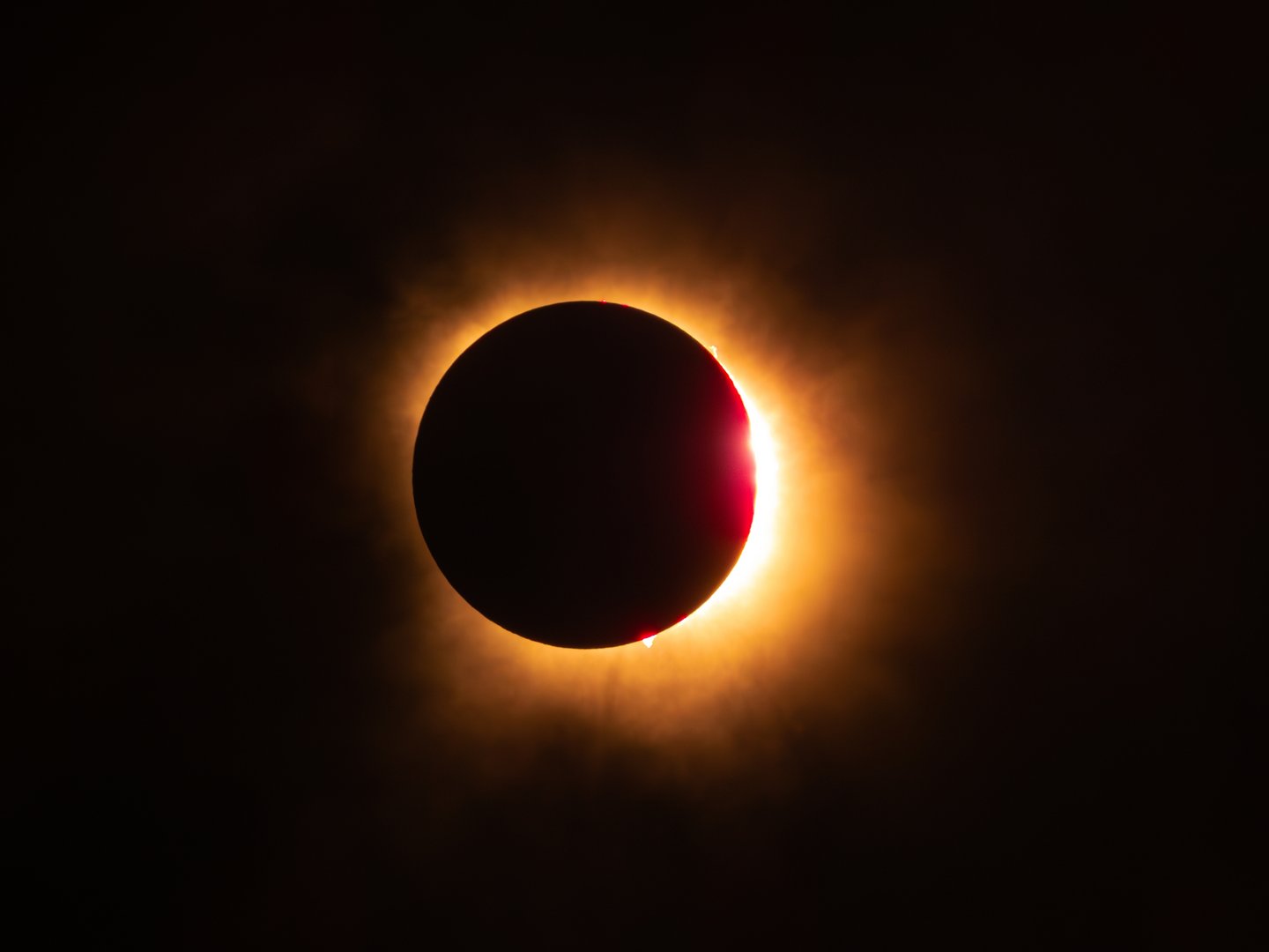 Partielle Sonnenfinsternis am 12. August: So schützt du deine Augen