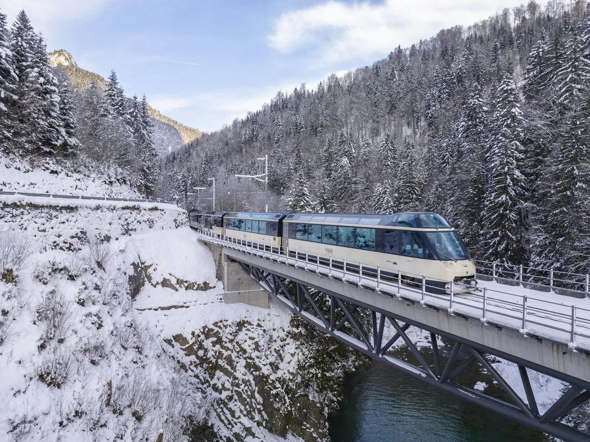 GoldenPass_Panoramic_Exterior Die schönsten Zugstrecken der Schweiz