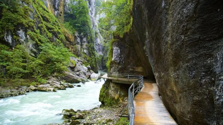 e238204454f10db0e484000f586a85842abbd2e8 Aareschlucht.jpg