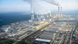 Das Kraftwerk Belchatów in Polen ist Europas grösstes Kohlekraftwerk. Nach Ansicht von Umweltschützern ziehen Polen und andere mittel- und osteuropäische Länder fossile Brennstoffe alternativen Lösungen vor.