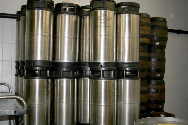 06a-bierfaesser.jpg