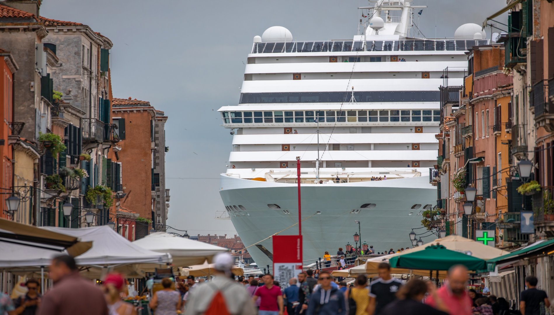 Rundum-sorglos-Pakete auf See? Die Schattenseiten des globalen Kreuzfahrtbooms