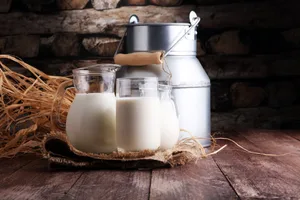 Glas bietet Vor- und Nachteile als Milchverpackung.