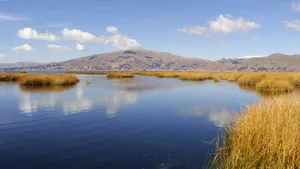 Der Titicacasee: Eigentlich ein Naturparadies, aber durch Abfälle und Abwässer bedroht.