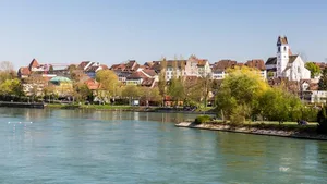 Der Kanton Aargau – hier die Hauptstadt Aarau – will bei kantonseigenen Liegenschaften für mehr Biodiversität sorgen.