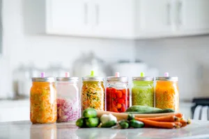 Während der Fermentation sollte das Glas nicht geöffnet werden, damit kein frischer Sauerstoff eintreten kann.