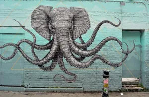 Dieser Elefanten-Krake ist an einer Hauswand in London zu finden.