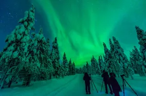 Um Polarlichter zu fotografieren, braucht es die richtigen Kamera-Einstellungen – und manchmal ein bisschen Glück.