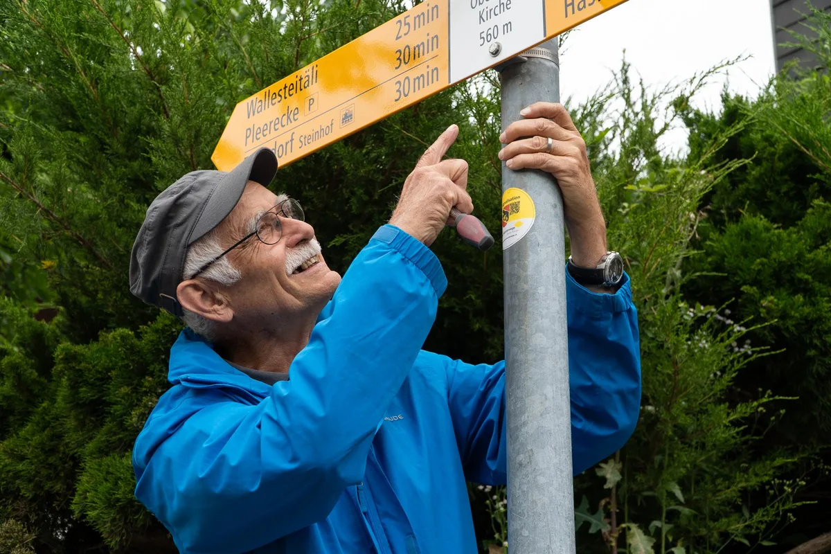 230628_Wanderwege_edit-9 Freiwillige Wanderwegpflege: Unterwegs mit Bernhard Blaser