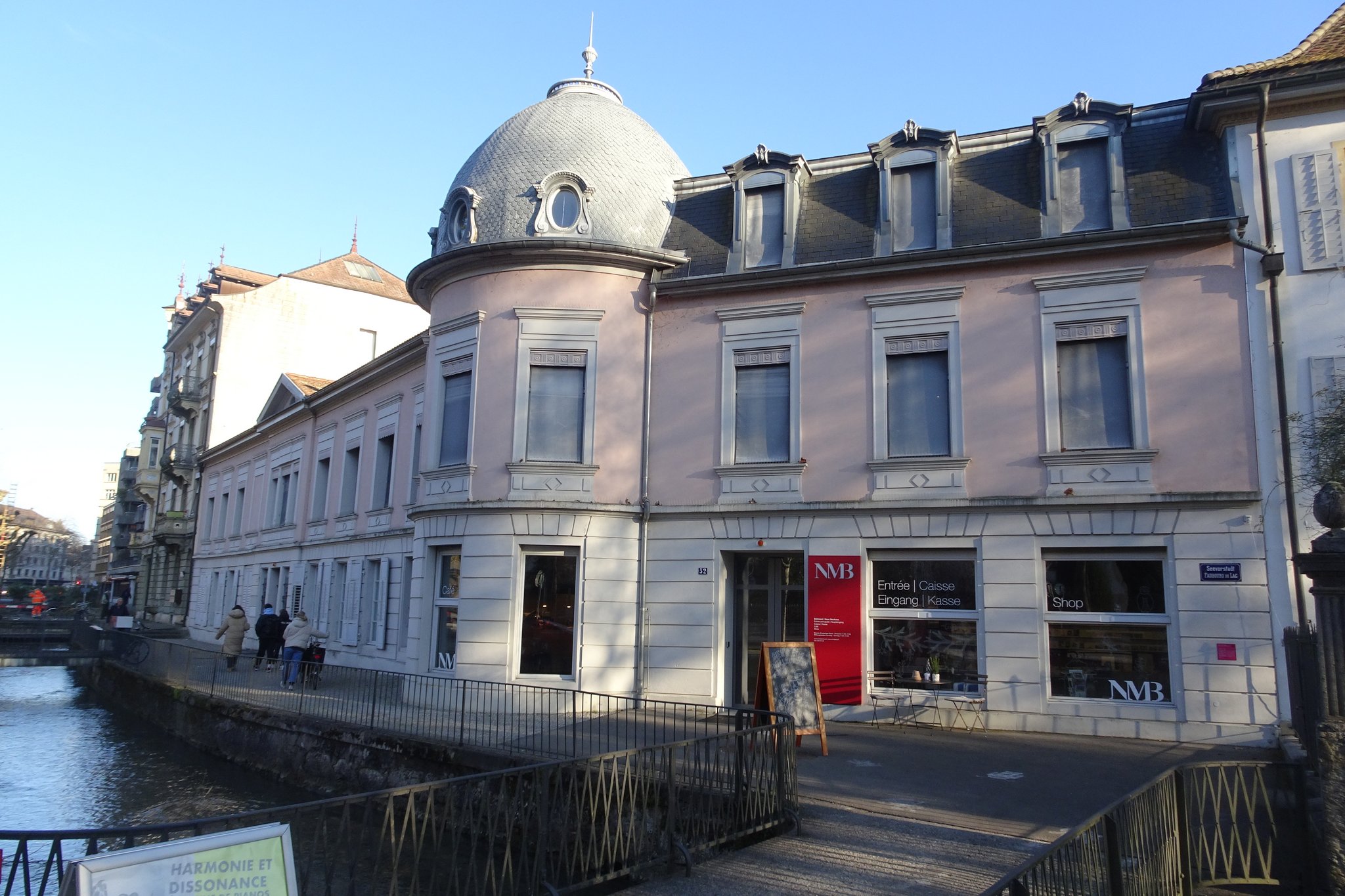 Tier- und Pflanzenillustrationen der Familie Robert im Neuen Museum Biel