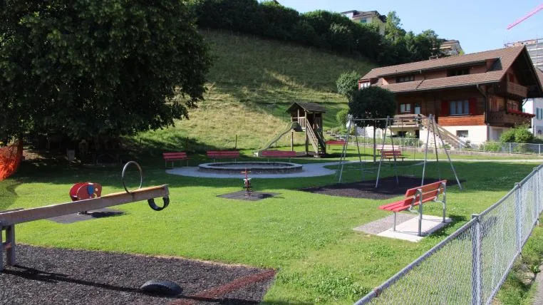ad68f7f9748a483d38e3745f0a15c4137b13ff95 Spielplatz in Wolhusen LU