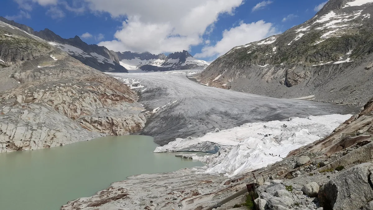 shutterstock_2691201283 Schweiz im Klimaschutz hinterher: Aktuelles Ranking zeigt deutliche Lücken