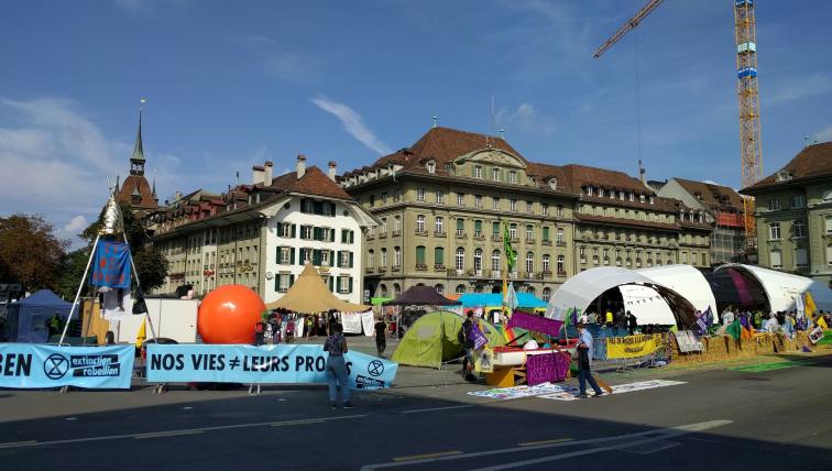 Klimastreik auf besetztem Bundesplatz in Bern