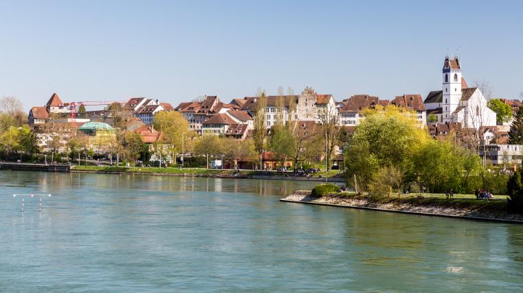 Aarau von der Aare her gesehen